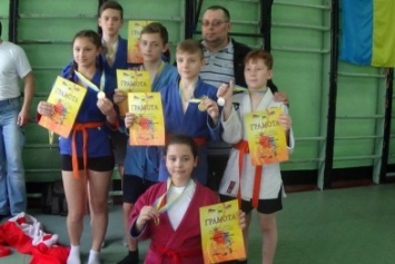 Спортсмены из Димитрова (Мирнограда) привезли домой медали областного Чемпионата по самбо