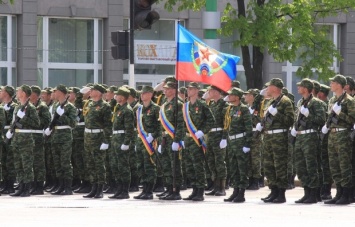 С военного парада в ЛНР были госпитализированы 5 человек