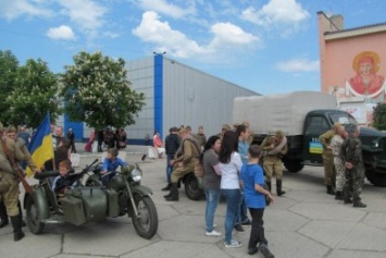 По городам Донбасса проехала колонна ретротехники времен Второй мировой войны (ФОТО)