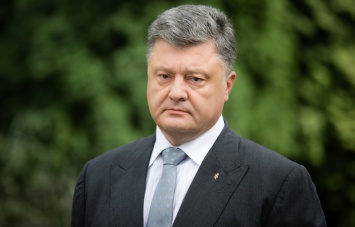 Порошенко перенес визит в Британию из-за депутатов Рады