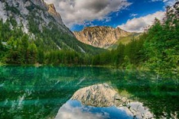 Австрия: Туристы обесцветили австрийское озеро