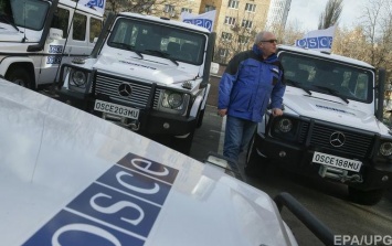 Боевики преследовали патруль ОБСЕ в Донбассе, пытаясь прикрепить на авто георгиевские ленточки