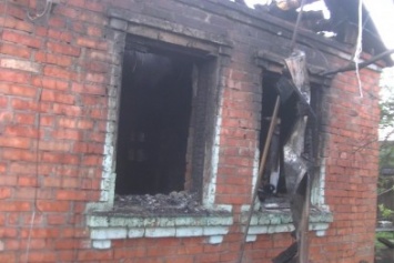 На Рогани горел частный дом: погибли люди (ФОТО)