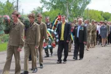 В Добропольском районе провели перезахоронение советских солдат