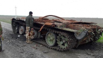 В зоне АТО найден подбитый танк российского производства