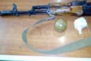 На Славкурорте СБУ обнаружила тайник с оружием, предназначенным для терактов ко дню "референдума"
