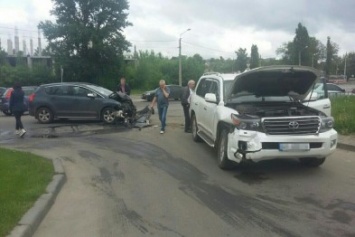 В Харькове столкнулись иномарки (ФОТО)