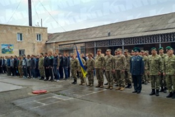 Кировоградских призывников торжественно отправили на службу