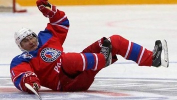 Допиарился: Путин упал на льду ногами вверх (ФОТО)