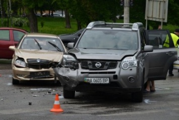 В Кировограде в ДТП травмировался водитель внедорожника. ФОТО