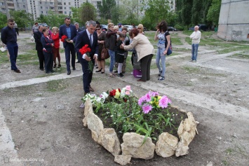 В Николаеве почтили память жертв взрыва дома на улице Лазурной