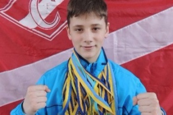 Боксер из Черниговской область стал серебряным призером чемпионата Украины