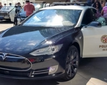 Полиция Лос-Анджелеса забраковала Tesla Model S