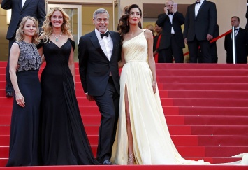Ну и кто тут красотка? Джулия Робертс затмила жену Джорджа Клуни на Каннском фестивале