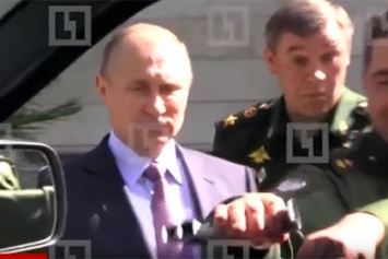 "Добрый" Путин никого наказывать не будет": Песков признался, что случилось с оторванной ручкой "Патриота"