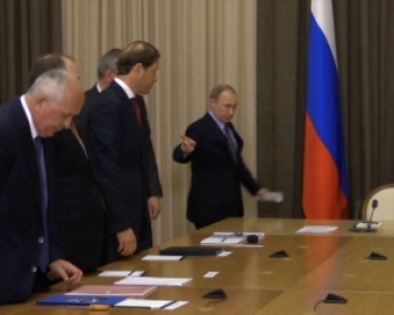 Галстук подтяни: Путин отметил неопрятный вид Рогозина (ВИДЕО)