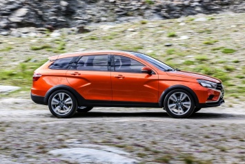 Первые автомобили Lada Vesta Cross выпущены в Ижевске