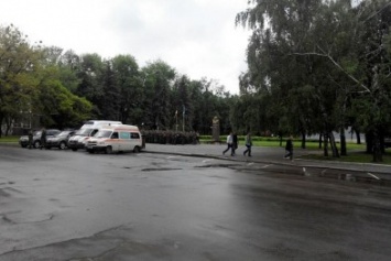 Краматорск в ожидании президента: военная техника окружила центральную площадь (ФОТО)