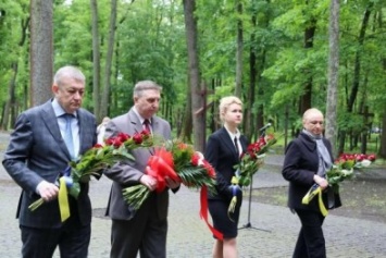 В Харьковской области почтили память жертв политических репрессий