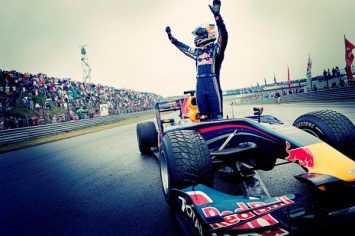 Отказ от российского гонщика Даниила Квята принес победу команде Red Bull