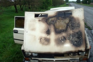 В Полтавской области во время движения вспыхнул автомобиль