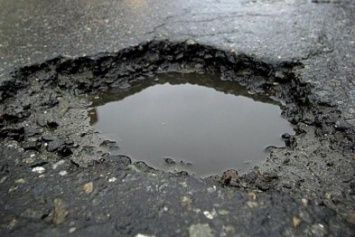 Приехали, ногами затоптали - сделали ремонт: кто ответит за разбитые дороги в Славянске