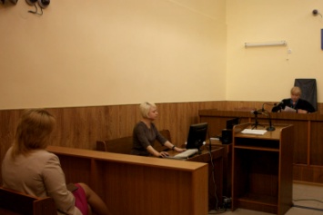 Секретарь Покровского (Красноармейского) горсовета предстала пред судом, и только после этого поняла, что «без адвоката не обойтись»