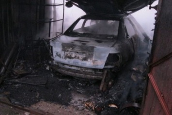 На Сумщине за ночь сгорело 8 гаражей и 3 автомобиля (ФОТО)