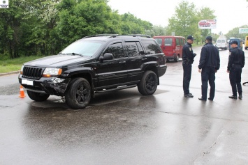 В Николаеве водитель «Jeep» врезался в припаркованный «Opel», никто не пострадал