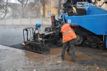 В дороги Краматорска во время дождя закатали 10 миллионов гривен