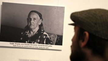 В Киеве открыли фотовыставку к годовщине депортации крымских татар