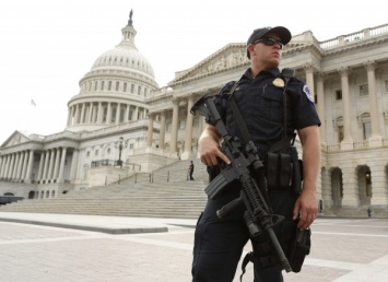 В США у здания Конгресса задержан мужчина, угрожавший сибирской язвой