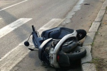 В Бердянском районе женщина на скутере врезалась в «Жигули»