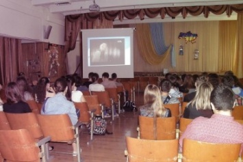 В мариупольских школах на "Киноуроках памяти" показывают фильмы о войне и репрессиях (ФОТО)