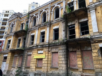 Михайленко: Безответственные столичные чиновники превращают усадьбу Сикорских в руины