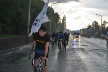 Экстремальный велопробег в Павлограде: велолюбителей не остановил даже ливень
