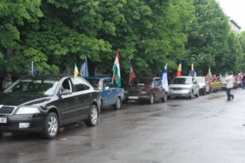 Жители Покровска (Красноармейска) отметили День Европы автопробегом