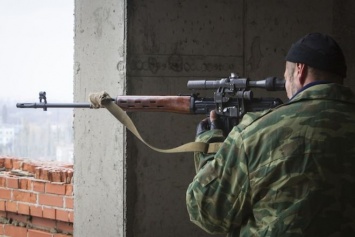 В Станице Луганской снайпер террористов "ЛНР" убил военного ВСУ и ранил его сослуживца