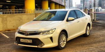 Седаны Toyota Camry и Lexus ES попали под отзыв