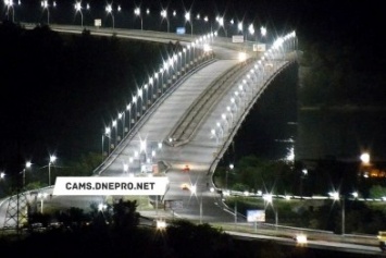 В Днепродзержинске завершилась реконструкция освещения на Левобережном мосту