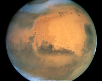 Телескоп Hubble сделал новые фото Марса во время сближения с Землей