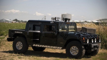 Hummer Тупака Шакура продан за 337 144 долларов