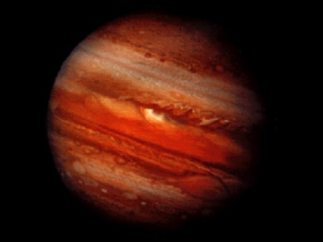 Ученым удалось узнать частоту "бомбардировок" Юпитера