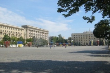 Площадь Свободы и улицу Сумскую временно закрывают для транспорта