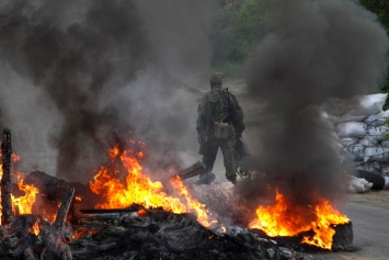 Война продолжается, где-то под Донецком гибнут наши ребята...помните об этом - волонтер Роман Доник