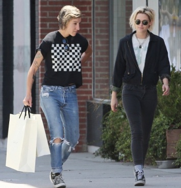 Нетрадиционные отношения: Кристен Стюарт и Алисия Каргайл на шоппинге в Лос-Анджелесе