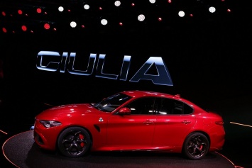 В Alfa Romeo озвучили цены на седан Giulia