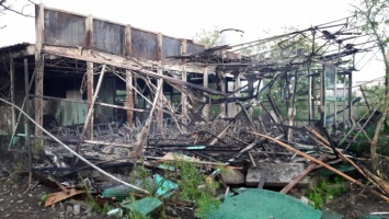 Масштабный пожар в Затоке: горели две базы отдыха