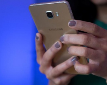 Android 6.0.1 Marshmallow начала прилетать на Samsung Galaxy A9