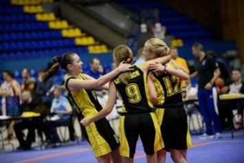Школьницы из Запорожской области выиграли чемпионат Украины по баскетболу